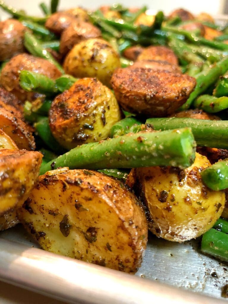 Healthy-Baked-Potatoes-and-Green-Beans-768x1024