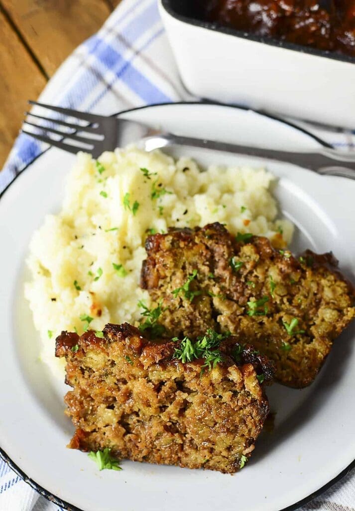 4-ingredient-meatloaf-with-stovetop07