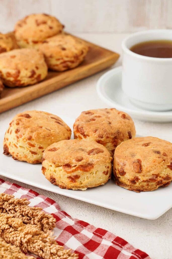 Flaky Buttermilk Cheddar Cheese Biscuits