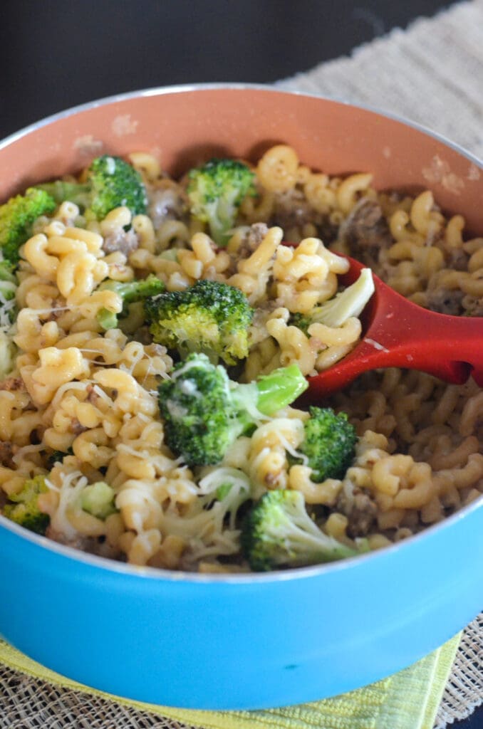 SAUSAGE BROCCOLI MACARONI IN ONE PAN