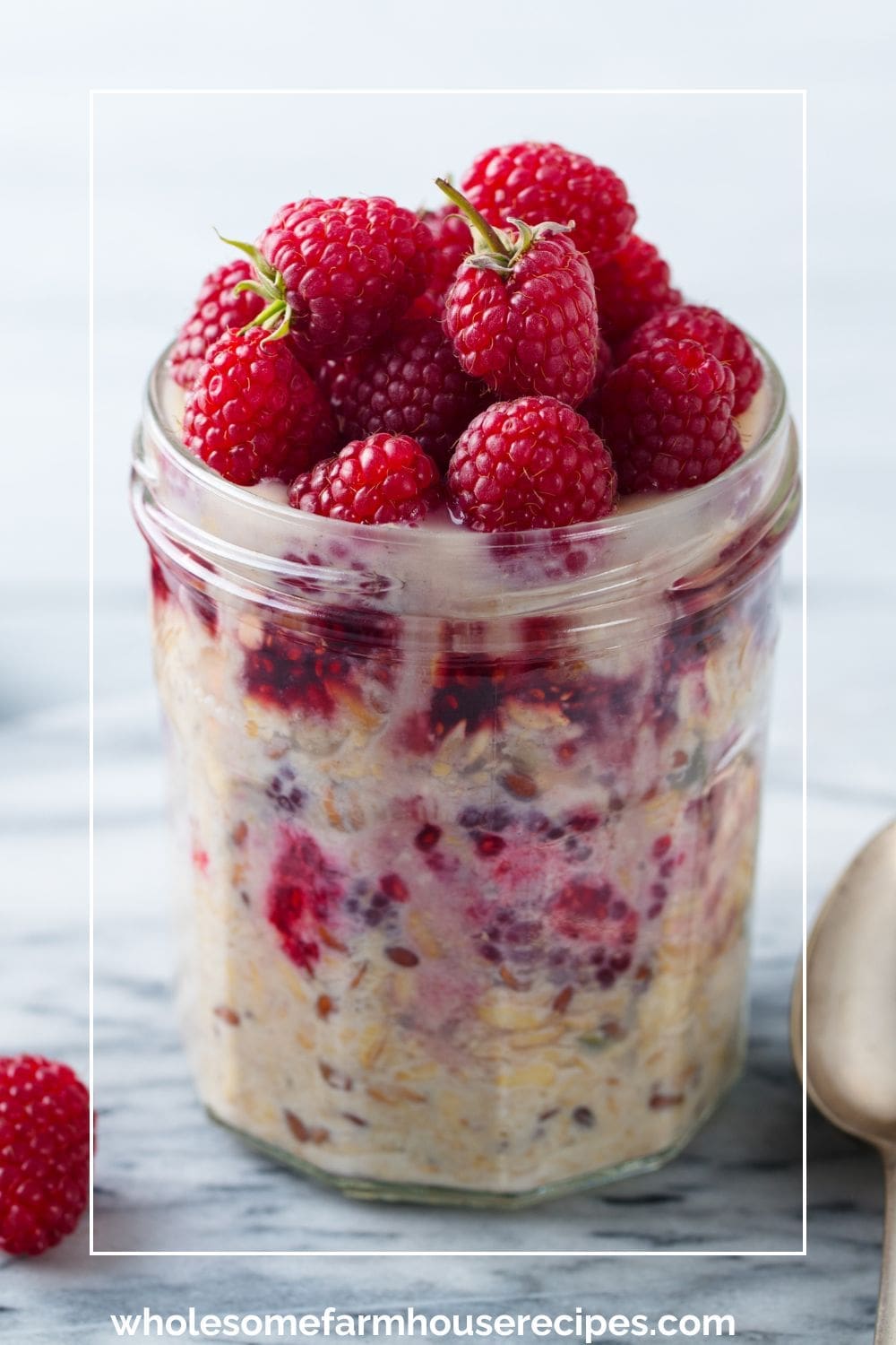 Overnight Oats with Fresh Raspberries