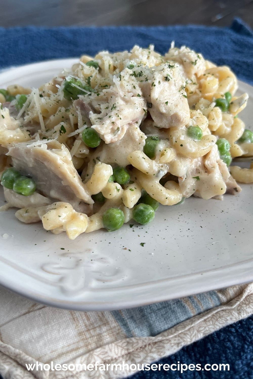 Creamy chicken, peas, and pasta